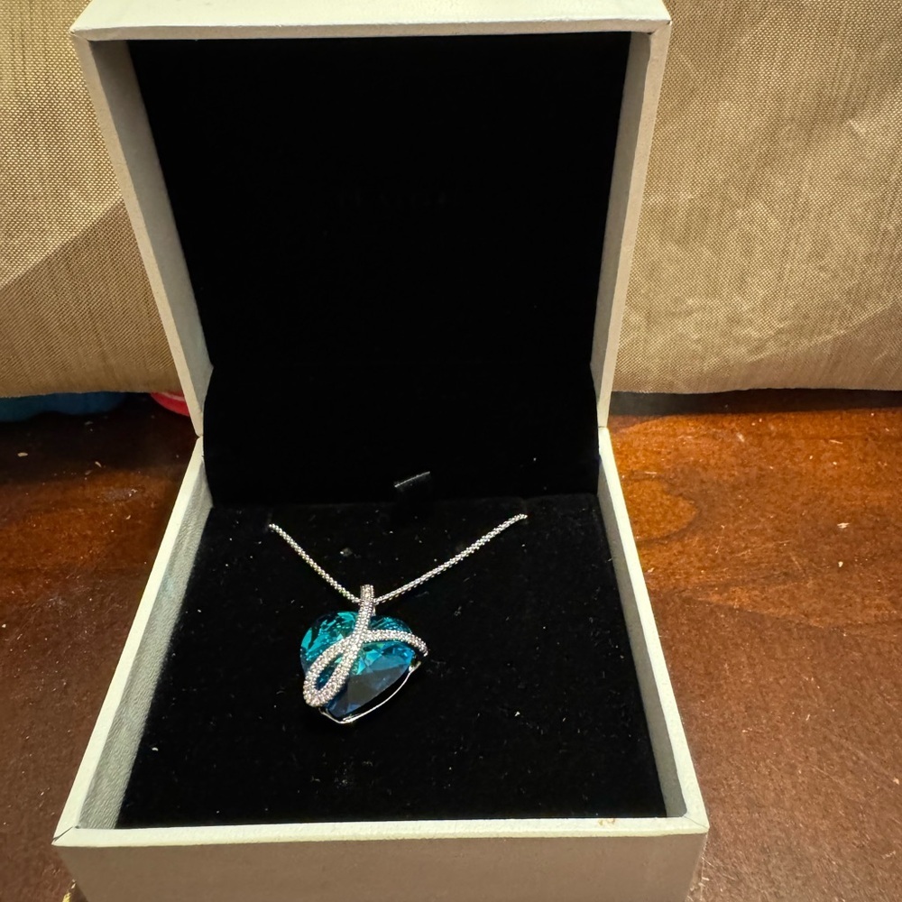 Beautiful‎ Crystal Swarovski Necklace